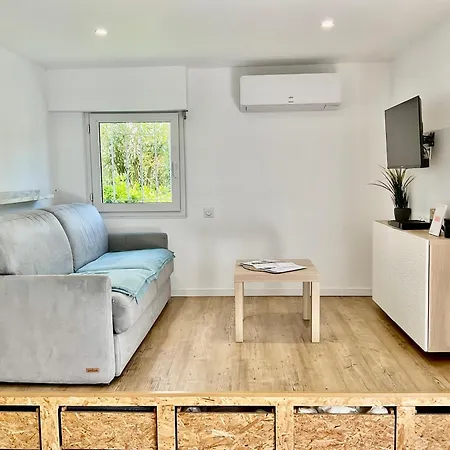 Climatise Avec Piscine, Parking Et Plages Proches דירה *